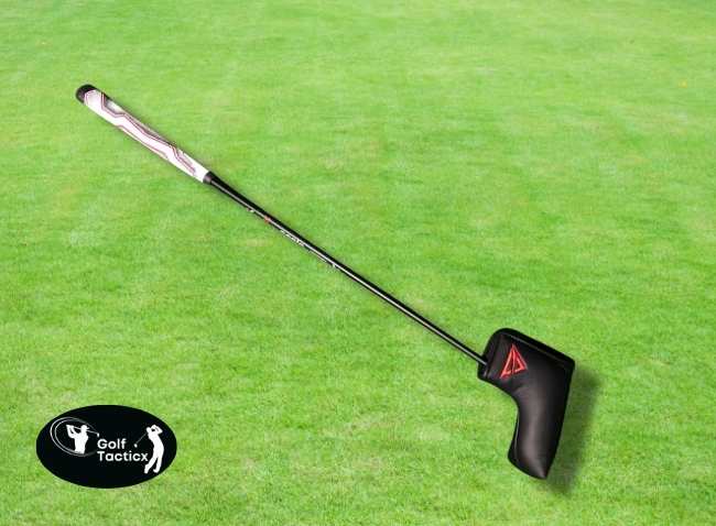 COOLO Graphite Putter with cover attached front