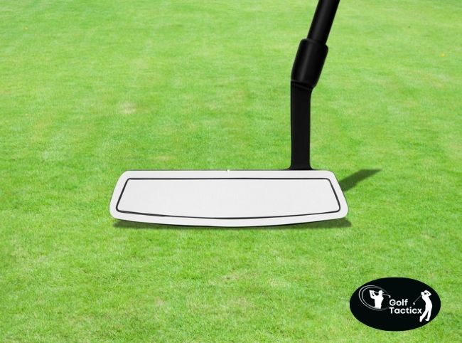 Close-up angled shot of COOLO Graphite Putter